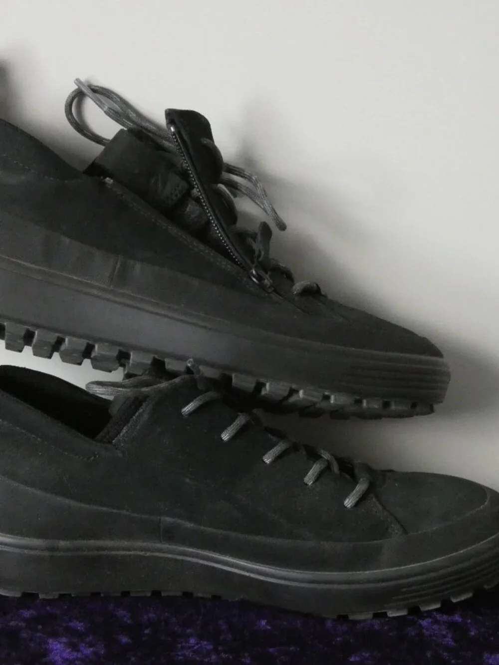 ECCO Black Suede Gore-Tex Soft 7 Tred Zip and Tie Sneakers Size 40 (9M)